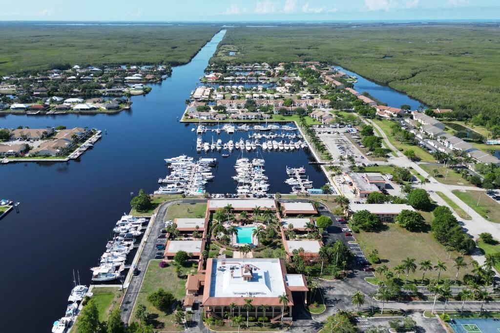 Appartamento Marina Getaway On The Water! North North Naples Esterno foto