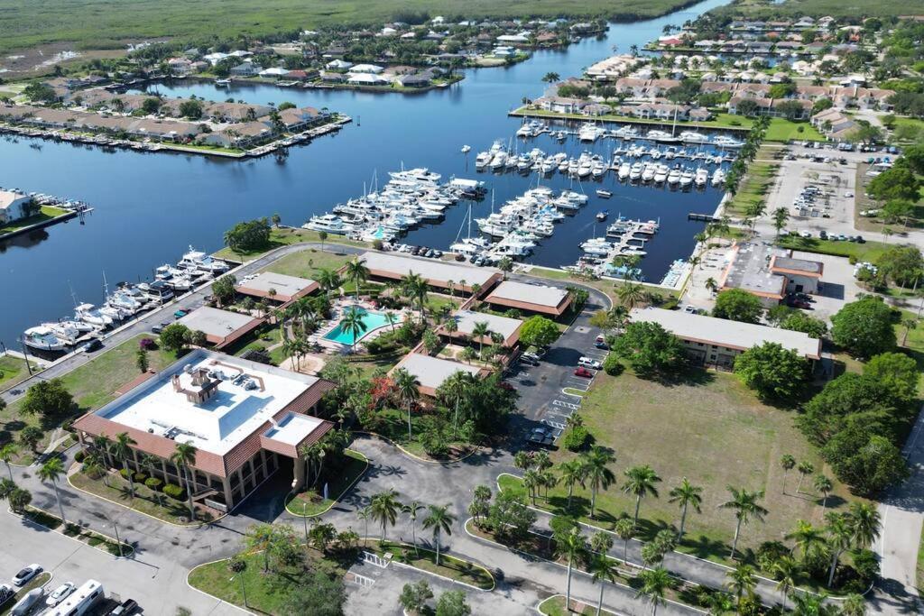 Appartamento Marina Getaway On The Water! North North Naples Esterno foto