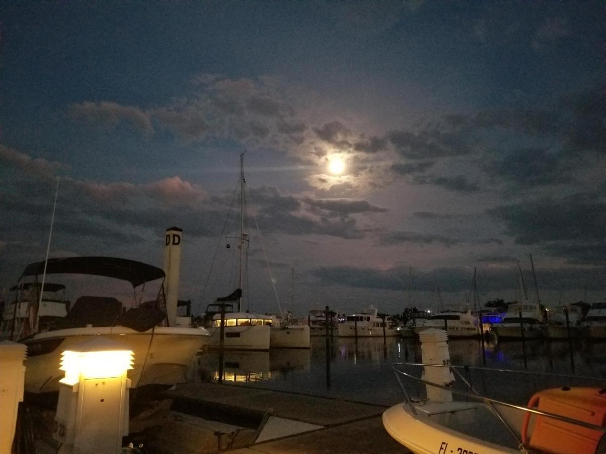 Appartamento Marina Getaway On The Water! North North Naples Esterno foto