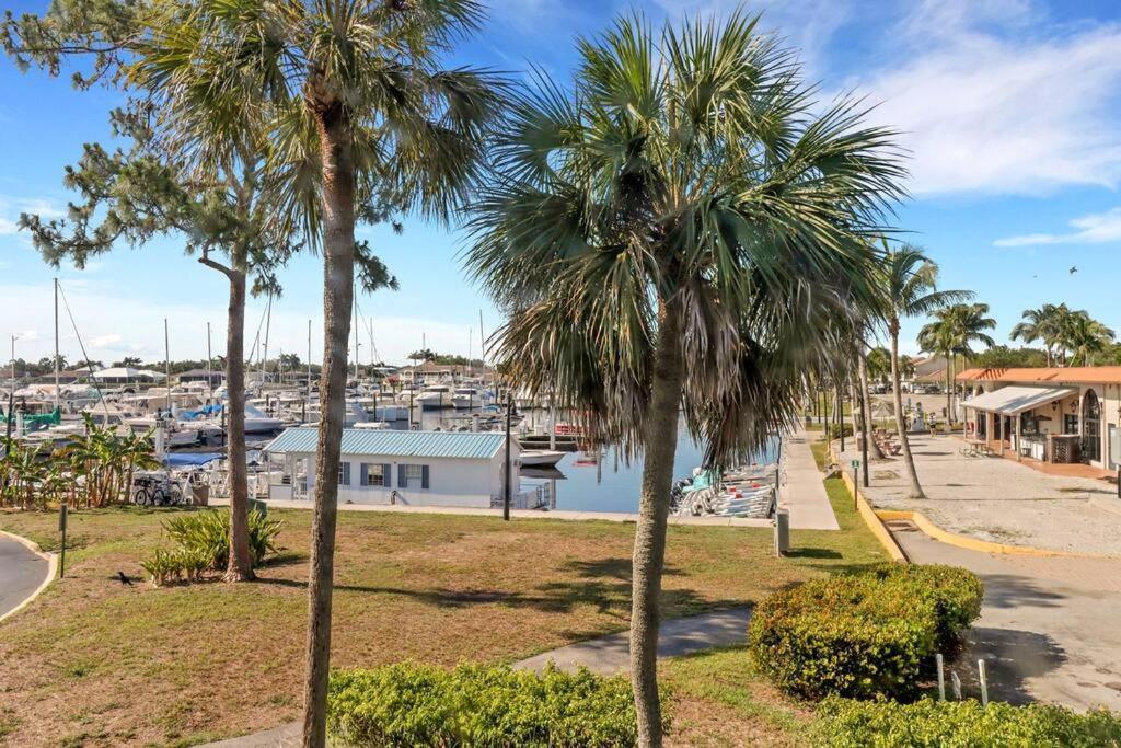 Appartamento Marina Getaway On The Water! North North Naples Esterno foto
